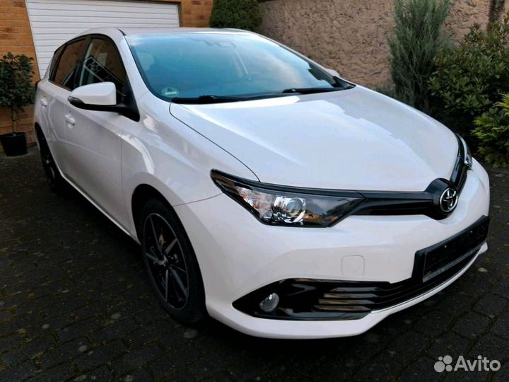 В разборе Toyota Auris E180