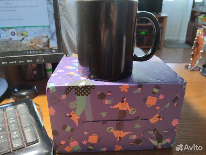 Кружка хамелеон с мемом в подарочной коробке