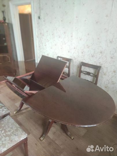 Шикарный стол из массива красного дерева/махагона