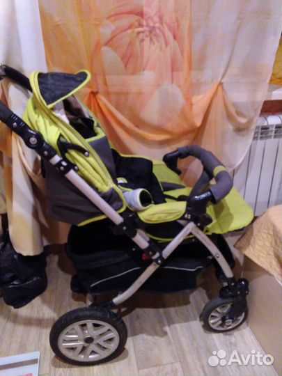 Коляска универсальная