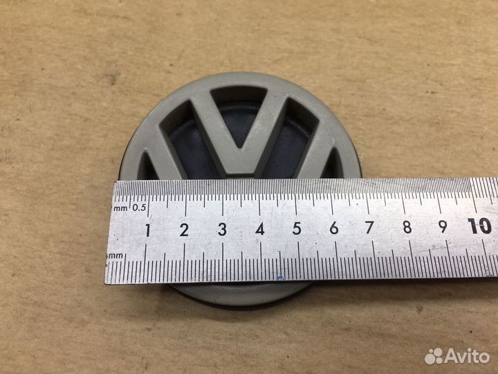 Эмблема крышки багажника passat b3