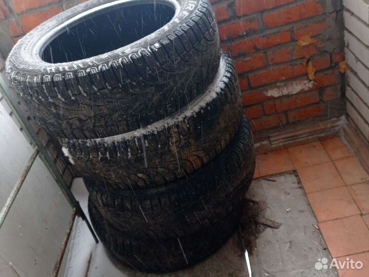 Pirelli Carrier Winter 215/55 R17