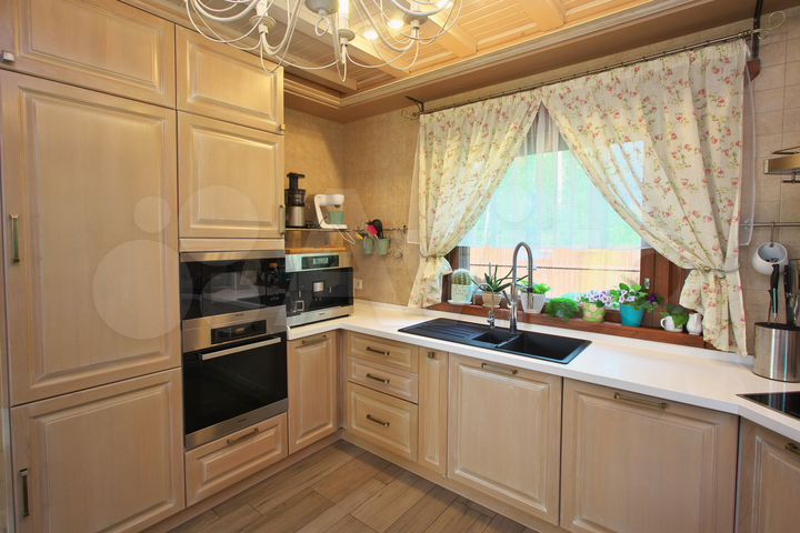 Дом 196,5 м² на участке 15 сот.