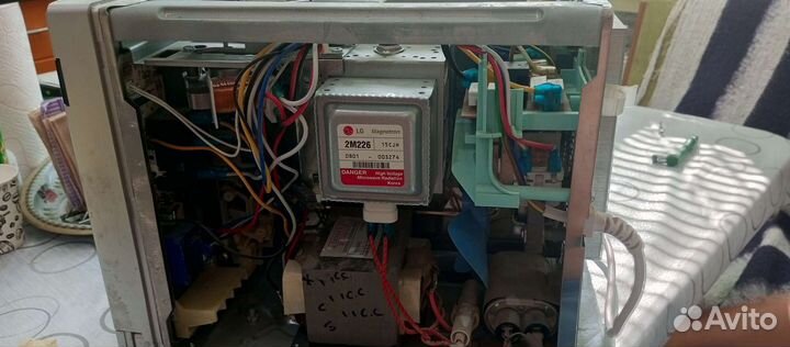 Gorenje MO 200 DCE-UR микроволновка