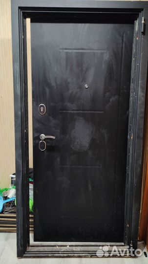 Дверь входная металлическая