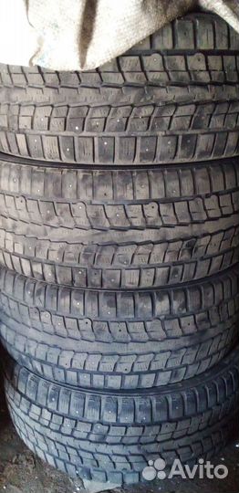 Dunlop SP Winter Ice 01 215/50 R17