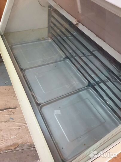 Холодильная витрина кондитерская бу