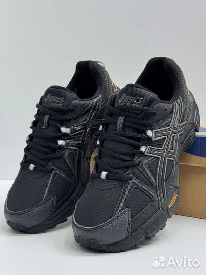 Кроссовки Asics зимние