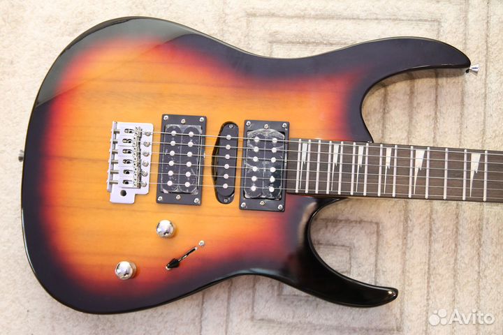 Электрогитара, процессор, чехол, ремень (комплект)