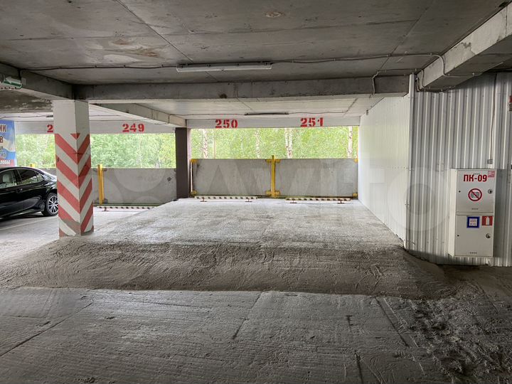 Машиноместо, 13 м²