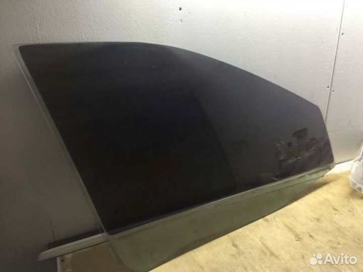 Стекло двери переднее правое Ssang Yong Kyron