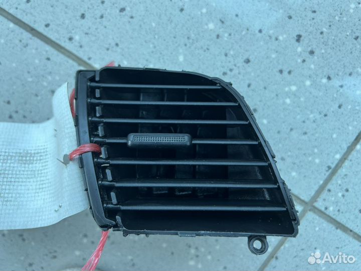 Дефлектор воздушный левый Solaris 2010-2017