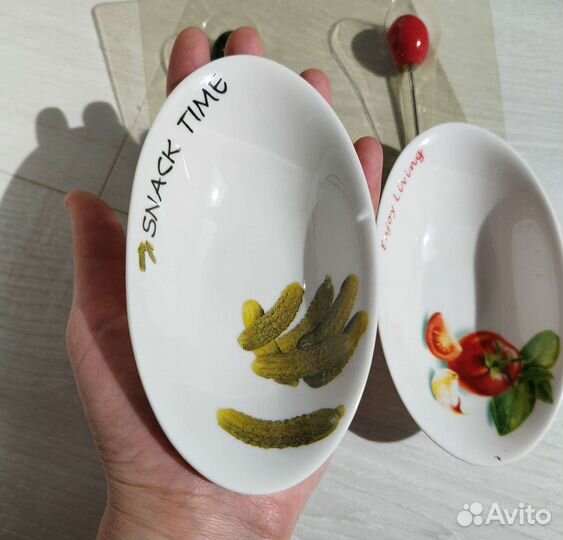 Новый набор столовой посуды для сервировки