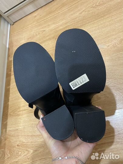 Ботинки зимние новые 38