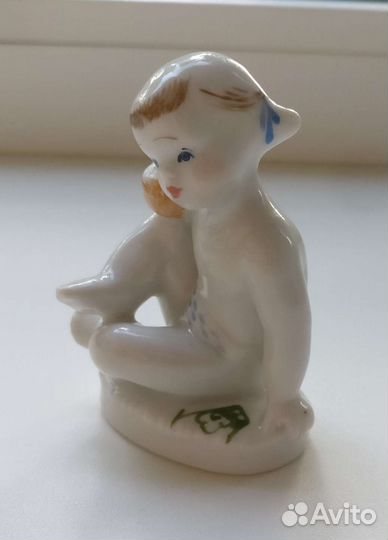 Статуэтка девочка с апельсином лфз