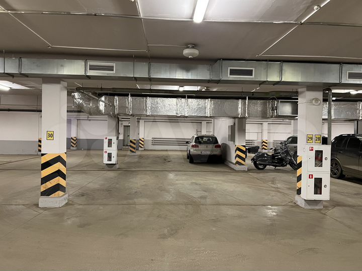 Машиноместо, 12 м²