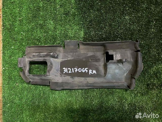 Дефлектор радиатора правый Volvo S80 XC70