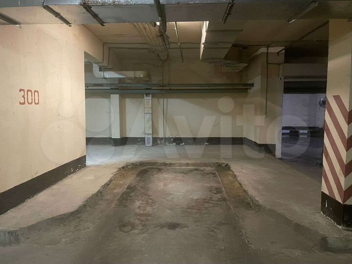 Машиноместо, 13 м²