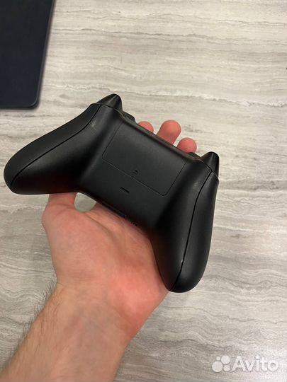 Геймпад xbox One s новый