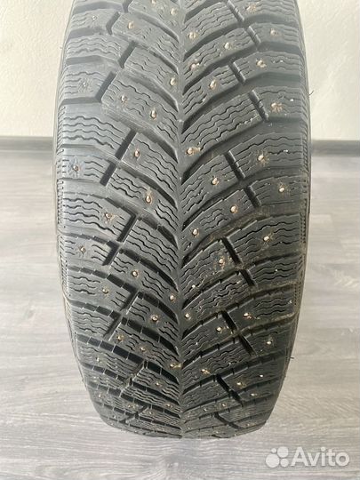 Michelin X-Ice North 4 215/60 R17 100T