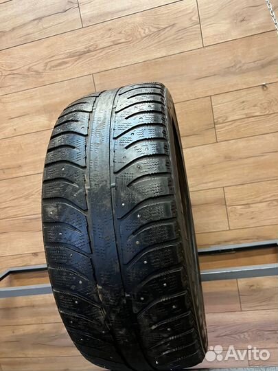 Bridgestone Ice Cruiser 7000 245/50 R20 102T