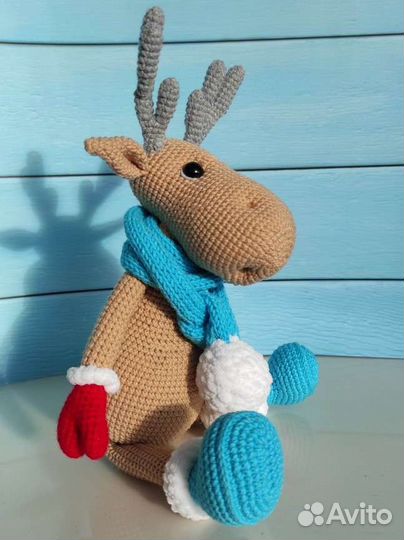 Вязаный олень Рудольф. Вязанная игрушка