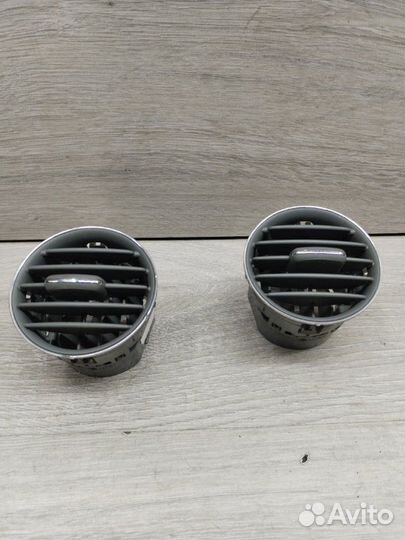 Воздуховод дефлектор в торпедо Mercedes Clk 320 Av