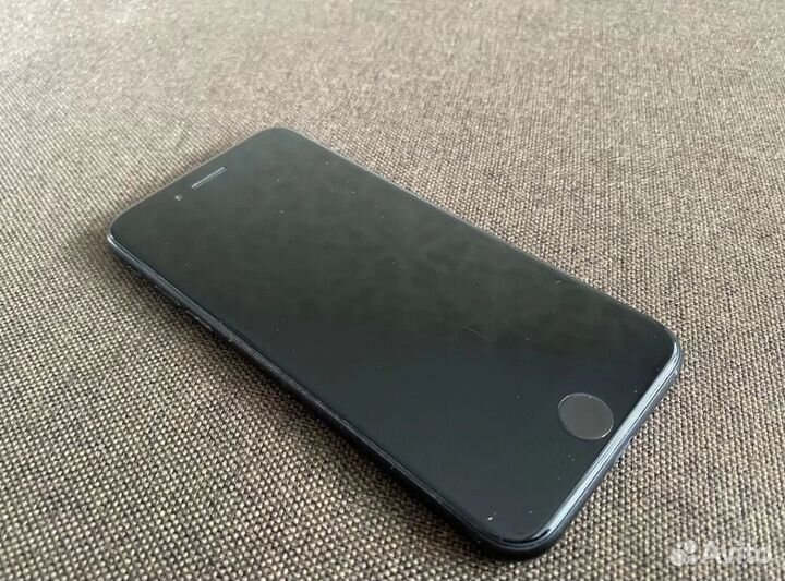 iPhone SE (2020), 64 ГБ