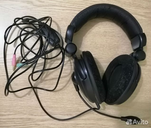 Проводные наушники