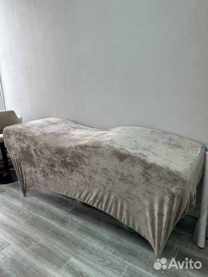 Анатомическая кушетка для наращивания ресниц