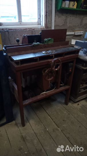 Фрезерный станок по дереву