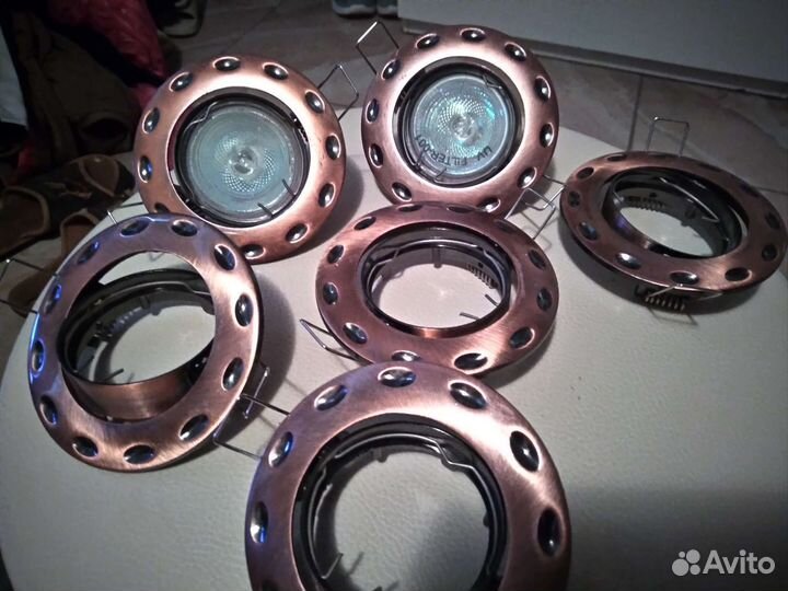 Точечные встраиваемые светильники