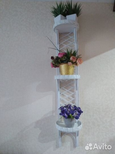 Подставка для цветов настенная