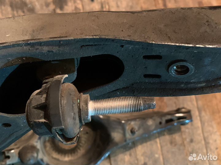 Задний рычаг volvo v40 япония
