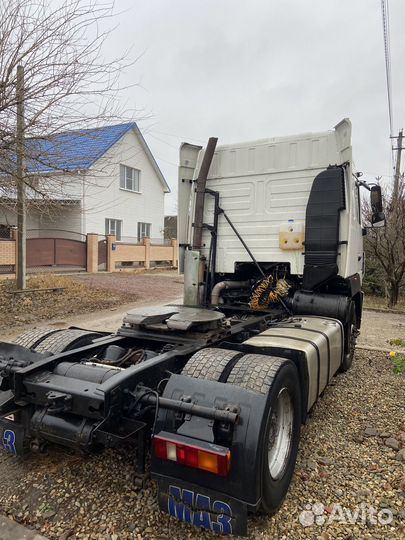 МАЗ 5440А9-1320-031 с полуприцепом, 2011