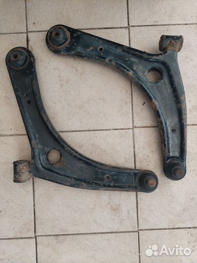 Рычаги передние Lancer 10