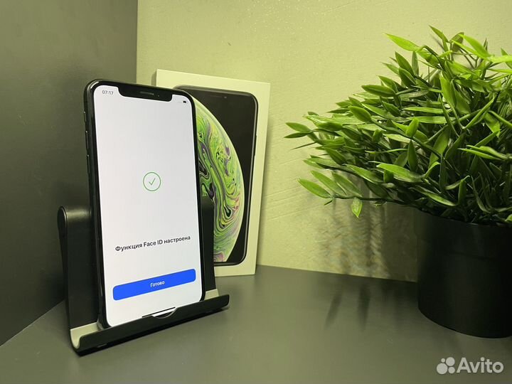 iPhone Xs, 64 ГБ