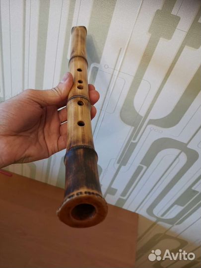 Флейта сякухатиобразная