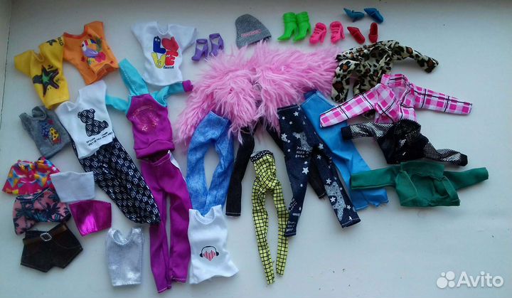 Одежда и обувь для кукол Барби