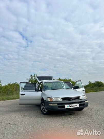 Toyota Corolla 2.2 AT, 2002, 430 000 км
