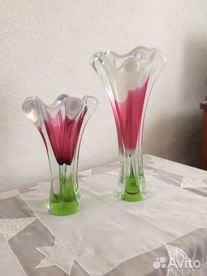 Цветные богемские вазы