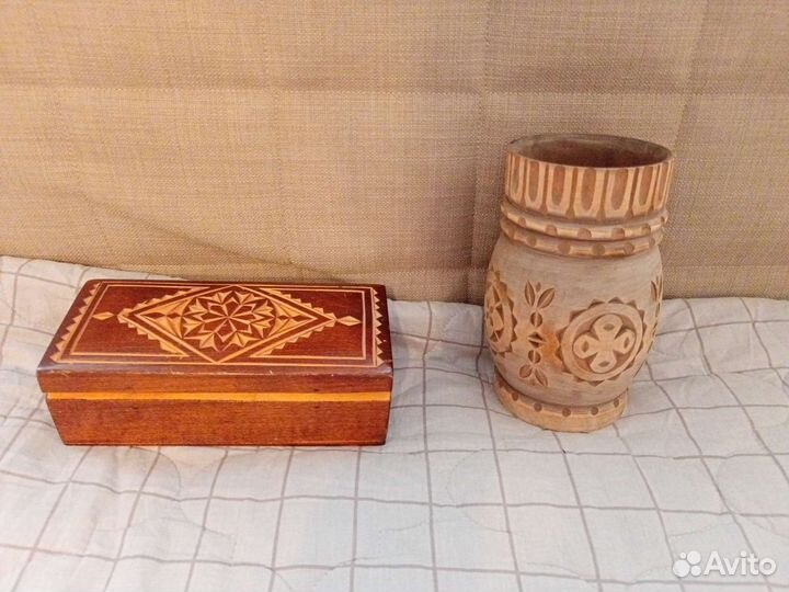 Ваза и шкатулка из дерева