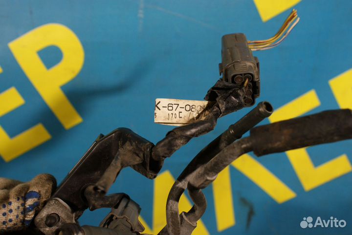 Топливная рампа форсунка Mazda 323F BA