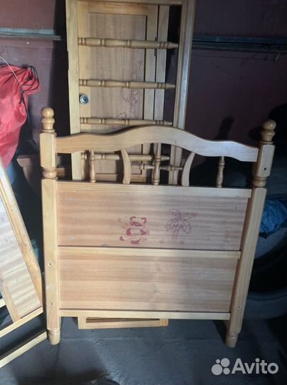 Детская кроватка
