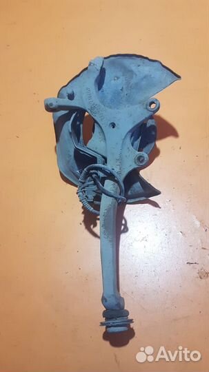 Кулак передний правый на Mercedes W210