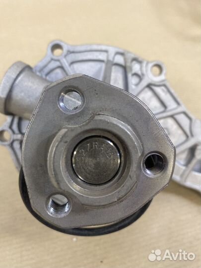 Насос водяной Volkswagen Passat Golf