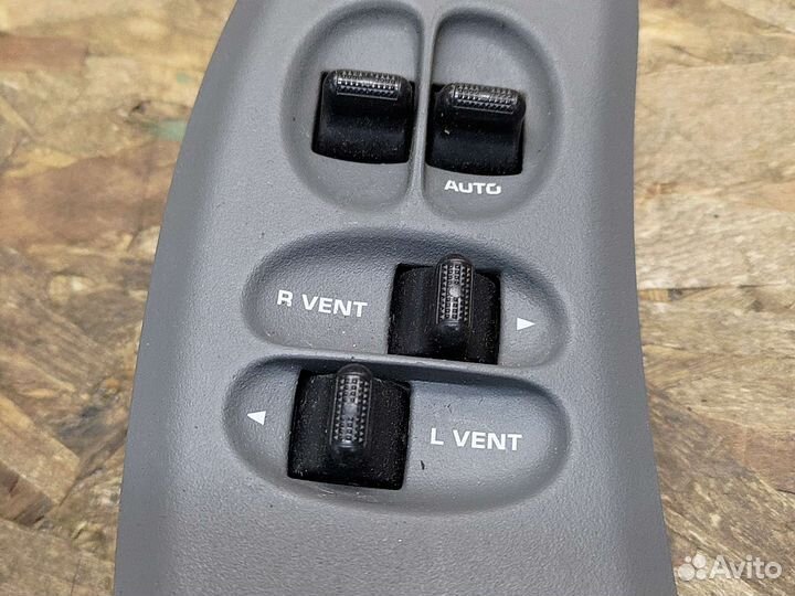 Блок упр.эл.стекл Додж караван Вояджер 01-07г