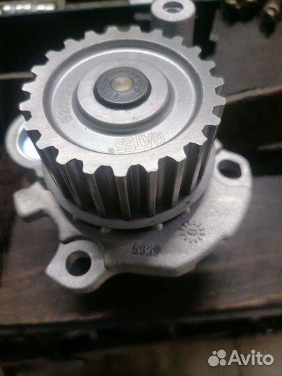 Водяной насос помпа Skoda Volkswagen