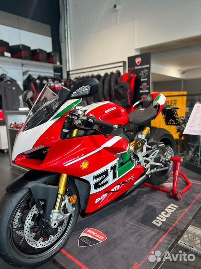 Ducati Panigale V2 troy bayliss