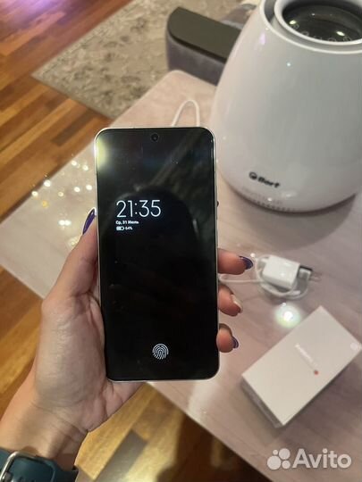 Xiaomi 13, 12/256 ГБ